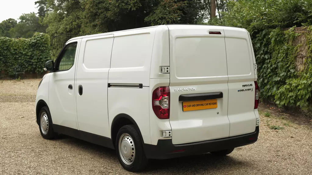 Maxus Deliver 3 E L2 Electric 90KW Chassis CAB 50.2Kwh Auto