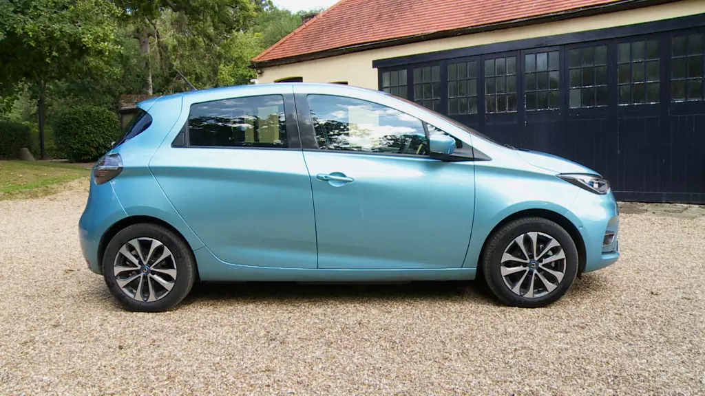 2020 Renault Zoe R135 review: still (just about) the small electric car of  choice after major update